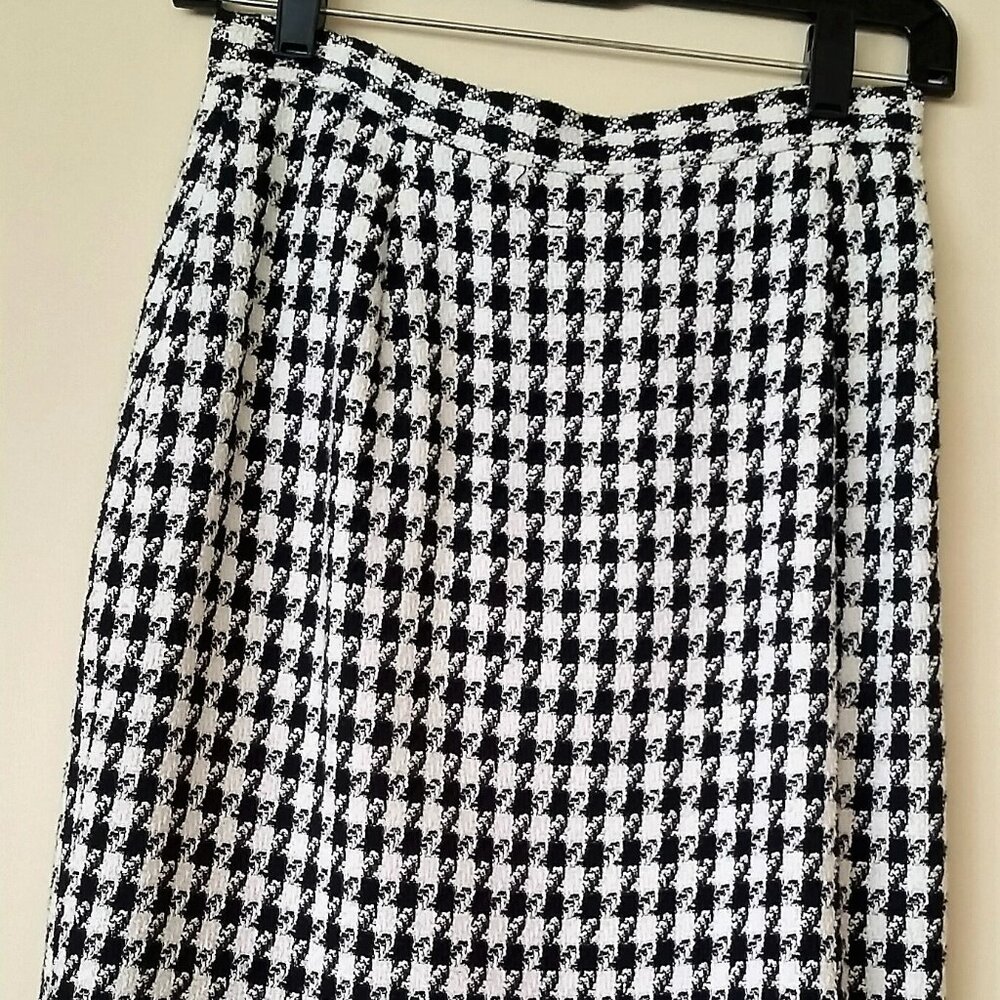 Retro Chanel-Style Suit - Picture 3 of 4